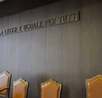 Incinta arrestata, ha 42 condanne