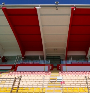 Stadio Neri, la tribuna è pronta