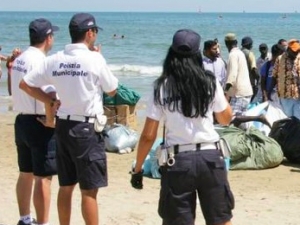 Sicurezza, il comune premia gli agenti che collaborano a progetti in strada