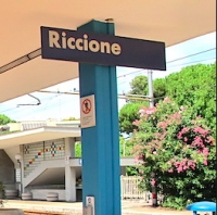 Pierre in stazione, venti ragazzi multati