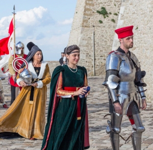 Armi e cavalieri in torneo alla fortezza nel week end