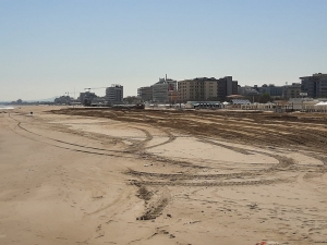 Spiaggia, Riccione spiana le dune
