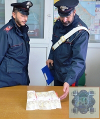 Soldi falsi, casertano in manette