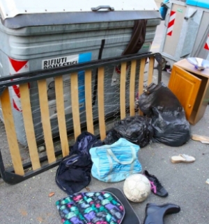 San Clemente dichiara guerra ai furbetti del cassonetto