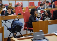 Leonardo in aula a quattro mesi: Sensoli neomamma torna in Regione con il piccolo da allattare