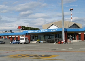 Aeroporto Forlì, tornano i vigili del fuoco: vicina la riattivazione dello scalo