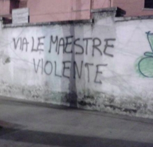 Maestre cattive, il comune ne denuncia due