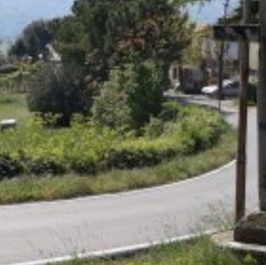 Trattore si ribalta, morto agricoltore