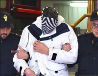 Sesso con 15enne, prof resta in carcere