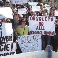 Via Islanda, il rebus dei 35 rumeni. Stasera assemblea alle Celle