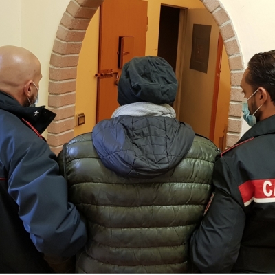 Novafeltria: minacce ed estorsioni in famiglia, arrestato 31enne
