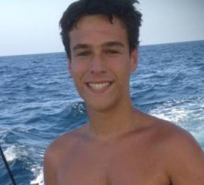 Sedicenne annegato, la madre: “Mio figlio: dono, sorriso, disperazione, gioia”