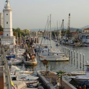 Portocanale, mercoledì il dragaggio della darsena del Club nautico