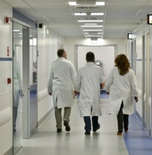 Muore a 2 mesi, cinque medici indagati