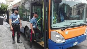 Borseggi nei bus, un arresto