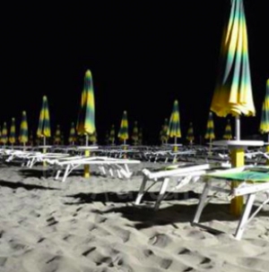 Spiagge illuminate: tutti gli stabilimenti in regola