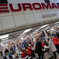 Euromarket, dagli scaffali vuoti alle donazioni per la mensa dei poveri