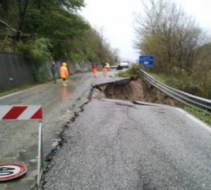 Frana San Savino, interventi sulla provinciale