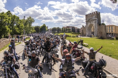 Reunion, gli harleysti scaldano i motori per un week end a tutto gas