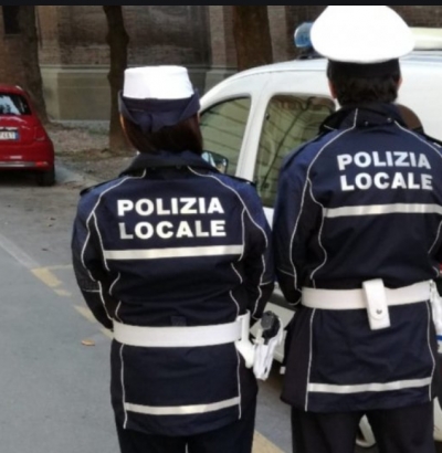 Un brindisi di troppo, ritirate dieci patenti