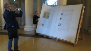 Mezzetti visita la Biennale del disegno: Rimini bellissima